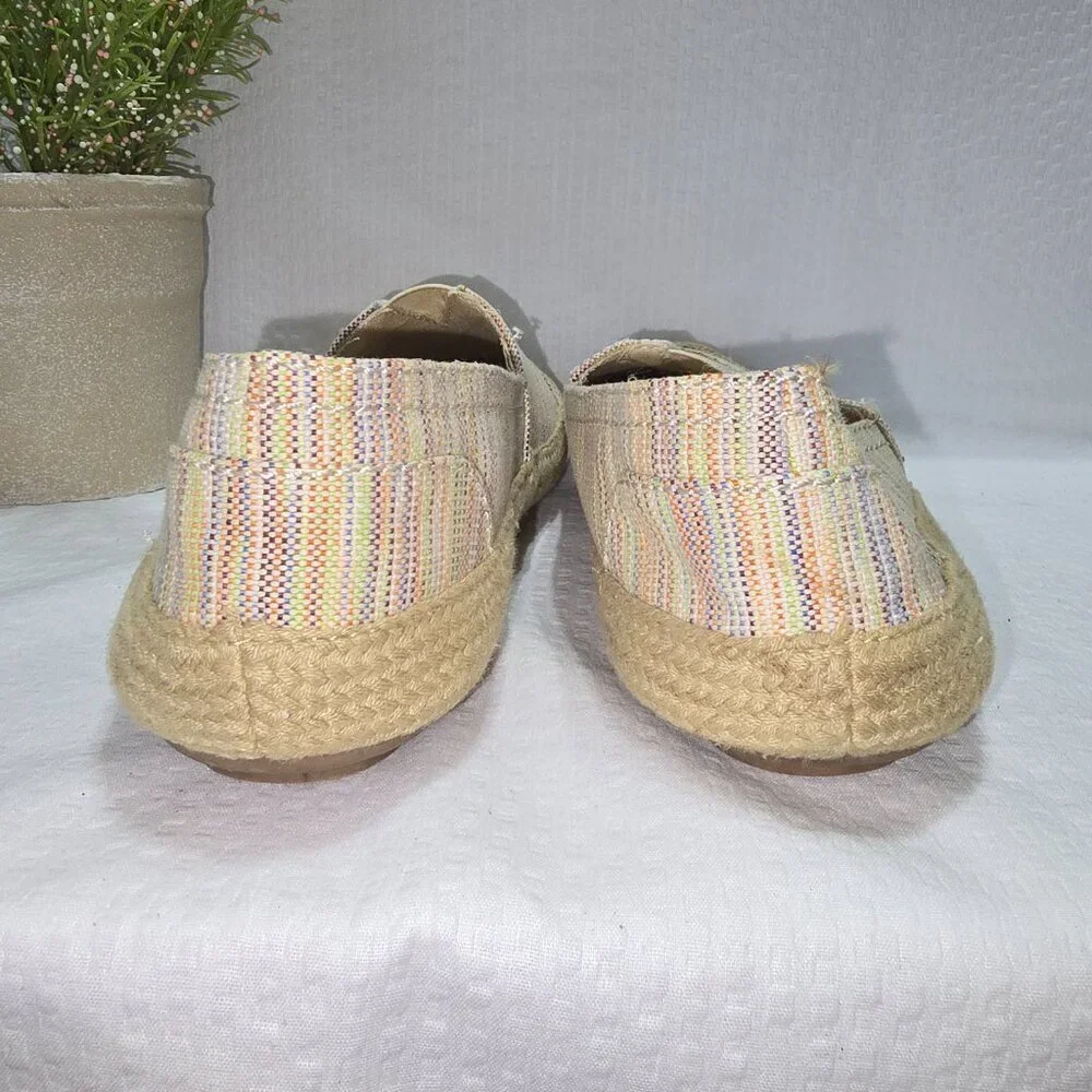 NINE WEST WOMENS SLIP ON FLATS, TEXTILE MULTICOLOR WEAVE SIZE 9 GUC